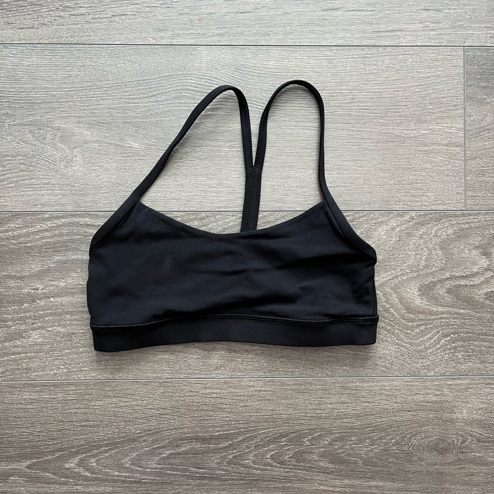 Lululemon flow y bra nulu fabric size 6